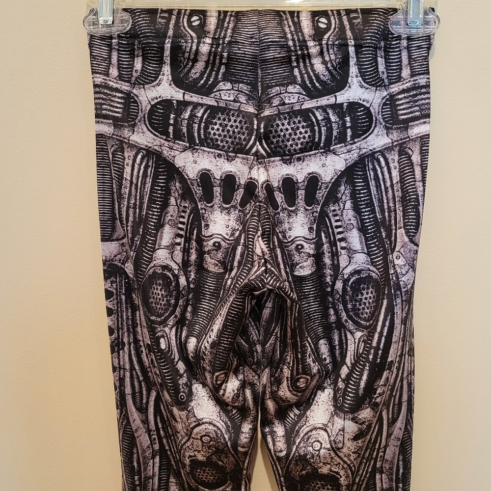 Blackmilk next world machine leggings - Picture 11 of 14